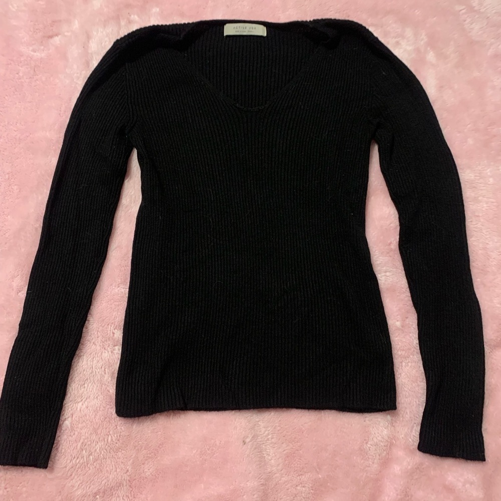 Active USA Classic Black V-Neck Sweater